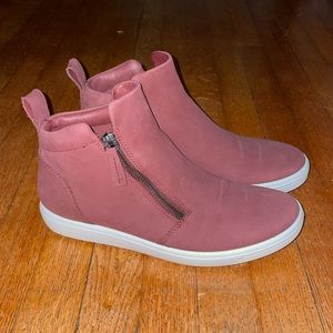 NEW Women’s Ecco Soft 7 Zip Bootie • Euro 39 (8-8.5) • Color: Andorra